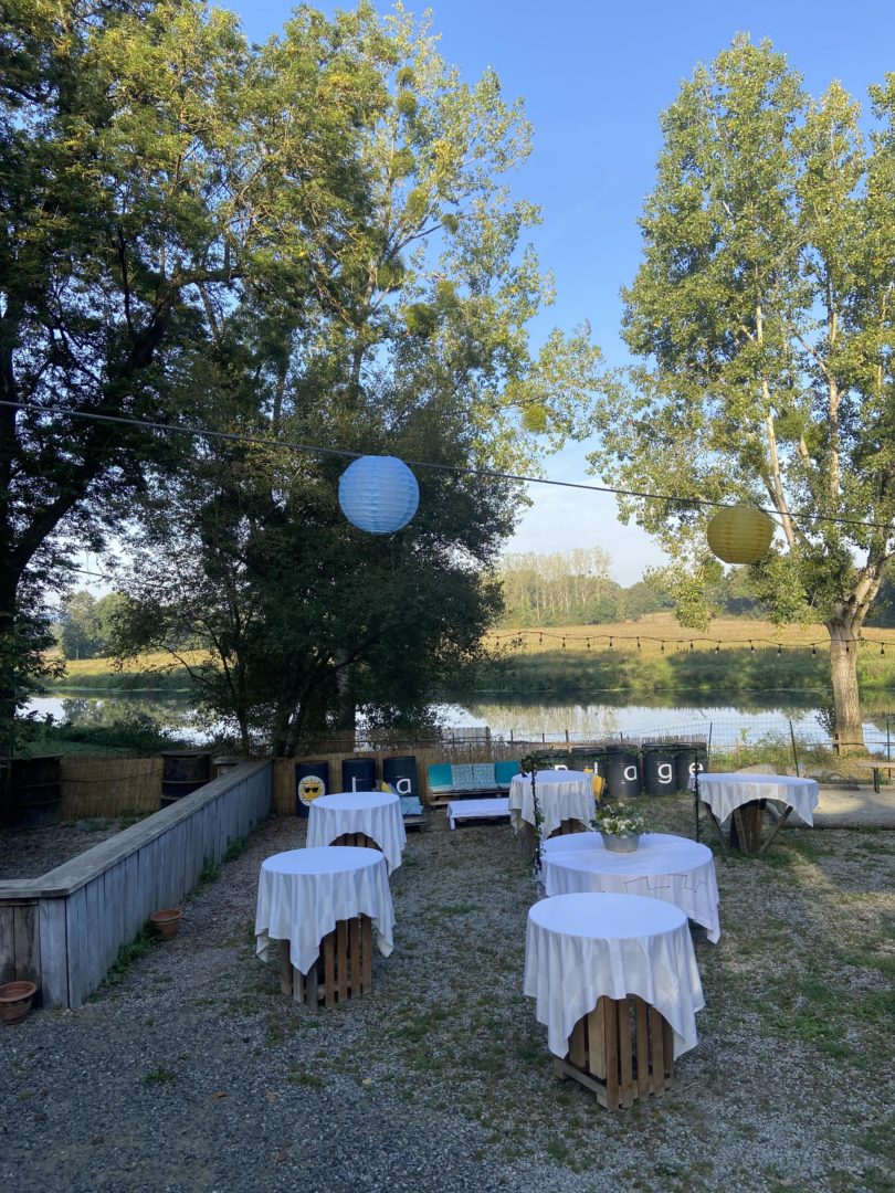 Table mariage décoré extérieur